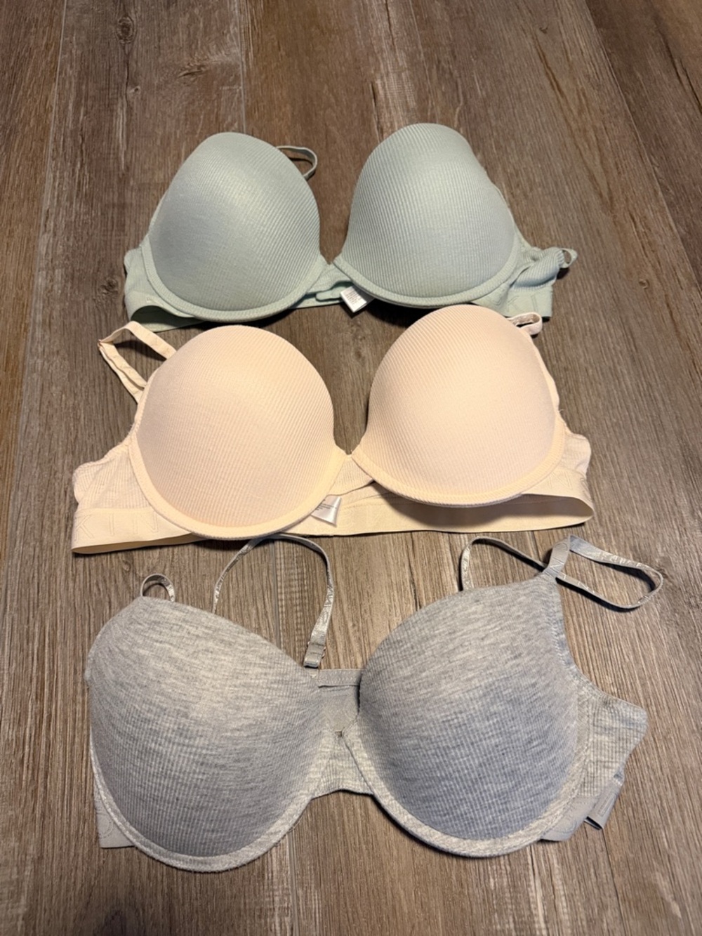 Danskin Three-Pack Seamless T-Shirt Bras - Sage, Blush & Heather Gray